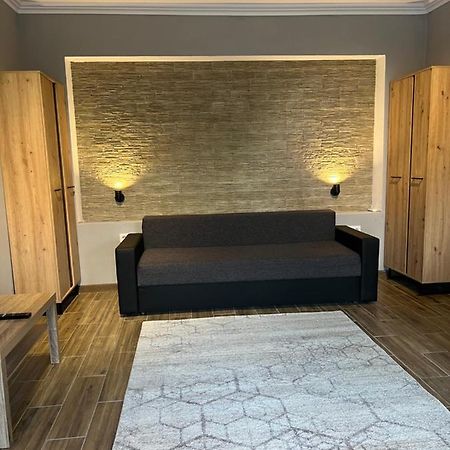 Benny & Bella Guest House Oradea Exterior foto