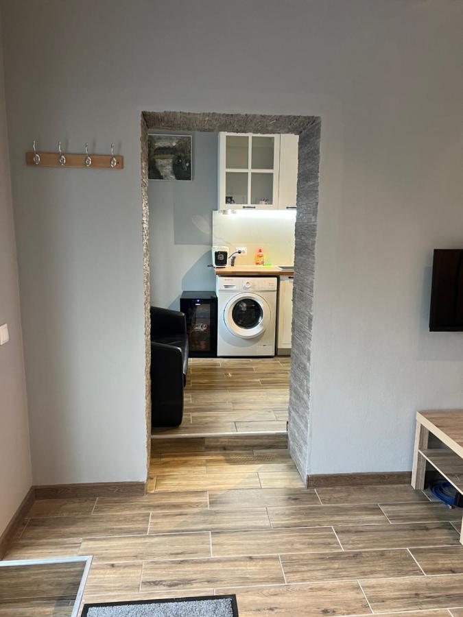 Benny & Bella Guest House Oradea Exterior foto