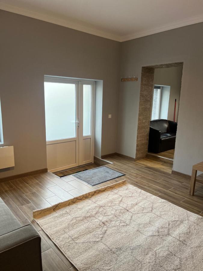 Benny & Bella Guest House Oradea Exterior foto